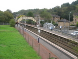 Wikipedia - Hillfoot railway station