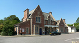 Wikipedia - Axminster railway station