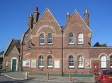 Wikipedia - Lymington Town railway station