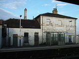 Wikipedia - Newhaven Harbour railway station