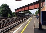 Wikipedia - Raynes Park railway station