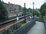 Wikipedia - Saltaire railway station