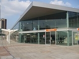 Wikipedia - Shepherd's Bush railway station