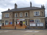 Wikipedia - Staines railway station