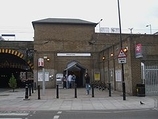 Wikipedia - Bethnal Green railway station