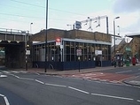 Wikipedia - Wood Street railway station