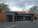 Wikipedia - Surrey Quays railway station