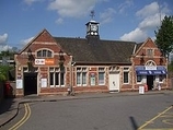 Wikipedia - Bushey railway station