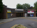 Wikipedia - Chessington South railway station