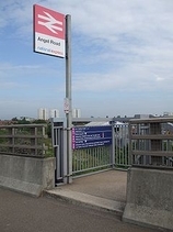 Wikipedia - Angel Road railway station
