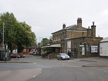 Wikipedia - Farnham railway station