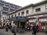 Wikipedia - London Farringdon railway station