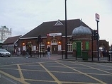 Wikipedia - Forest Gate railway station